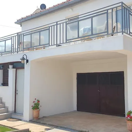 Shanti Apartament